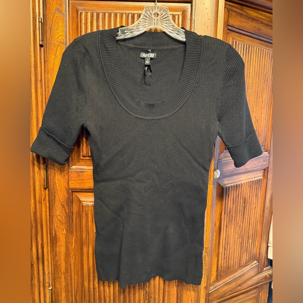 Apt. 9 Classic Black Sweater 
Size Medium very fitted